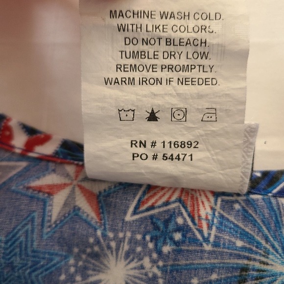 UA Scrubs Long Sleeve Snap Up Shirt Top Blue Red Stars Fireworks Size Large - Picture 8 of 8